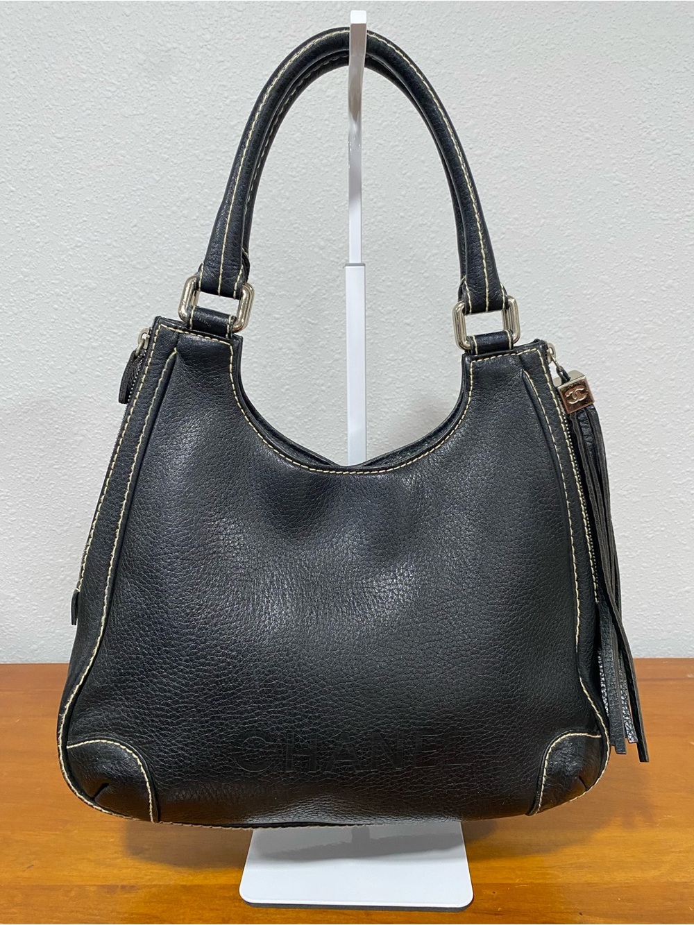 Black Leather Shoulder Bag by Unknown Brand 💐Authenticity Not Guaranteed💐
